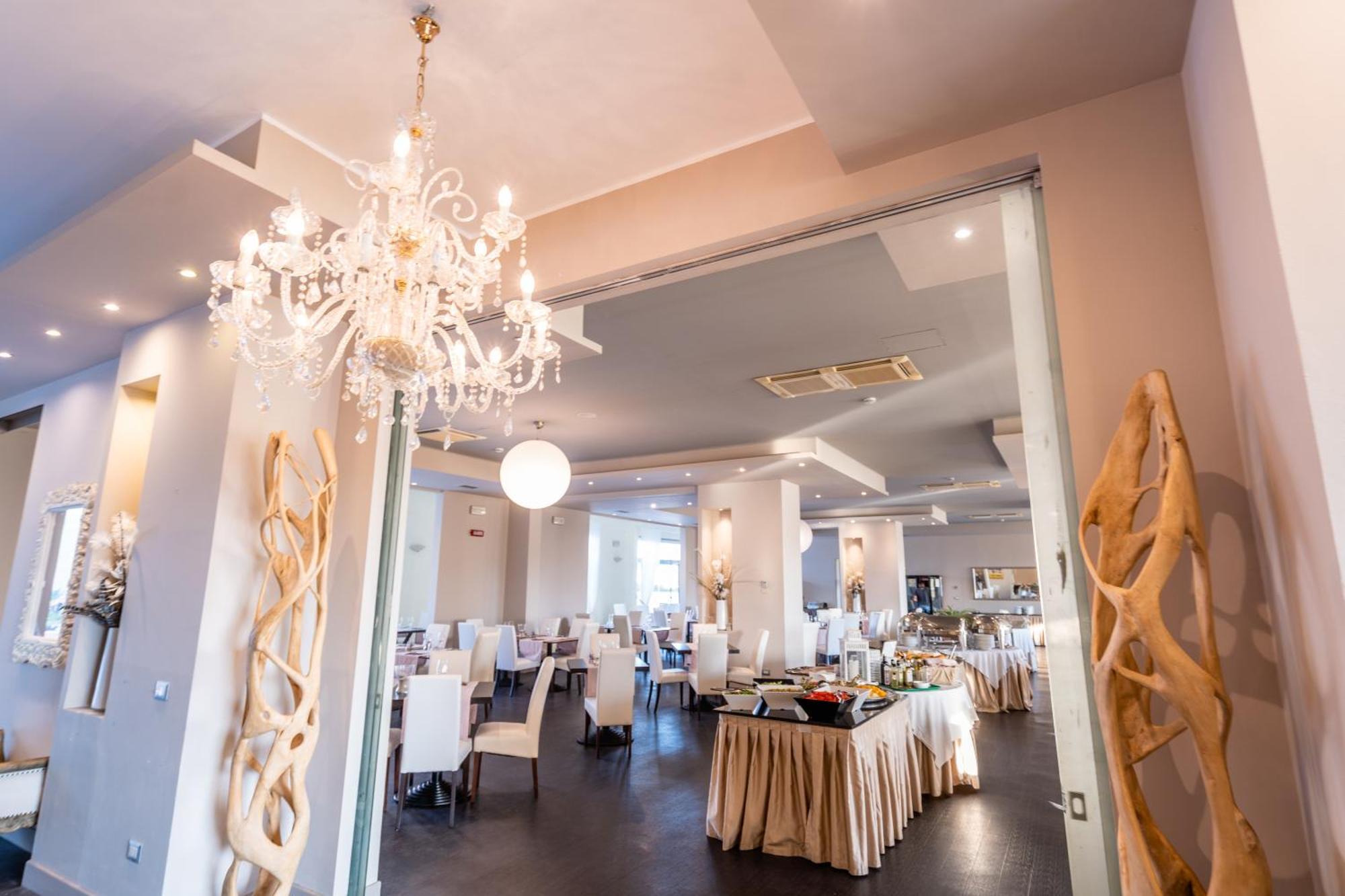 Capo Peloro Hotel (Adults Only) ตอร์เรฟาโร ภายนอก รูปภาพ